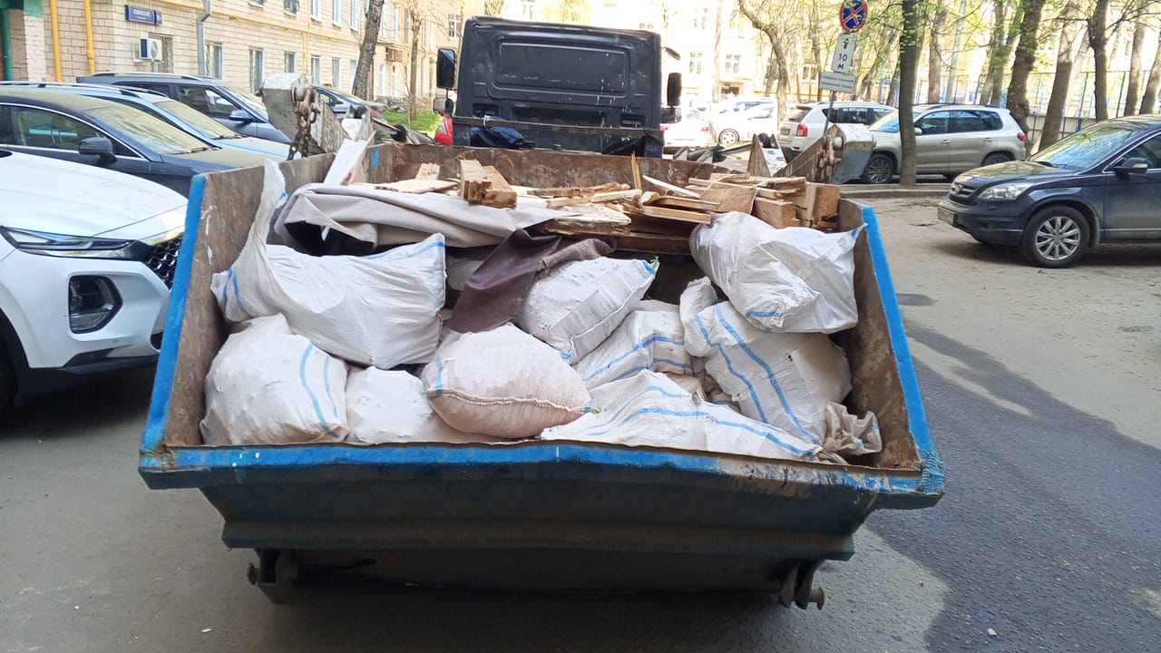 Вывоз мусора из магазина в Владимире в октябре