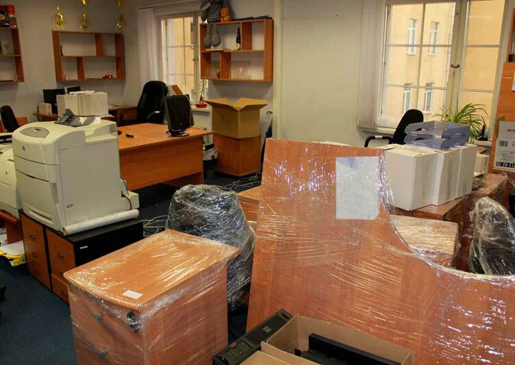 Вывоз старой офисной мебели в Владимире в октябре